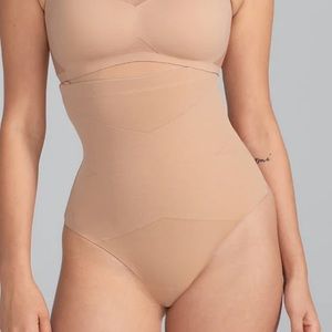 HoneyLove Super power thong XS Sand NWT